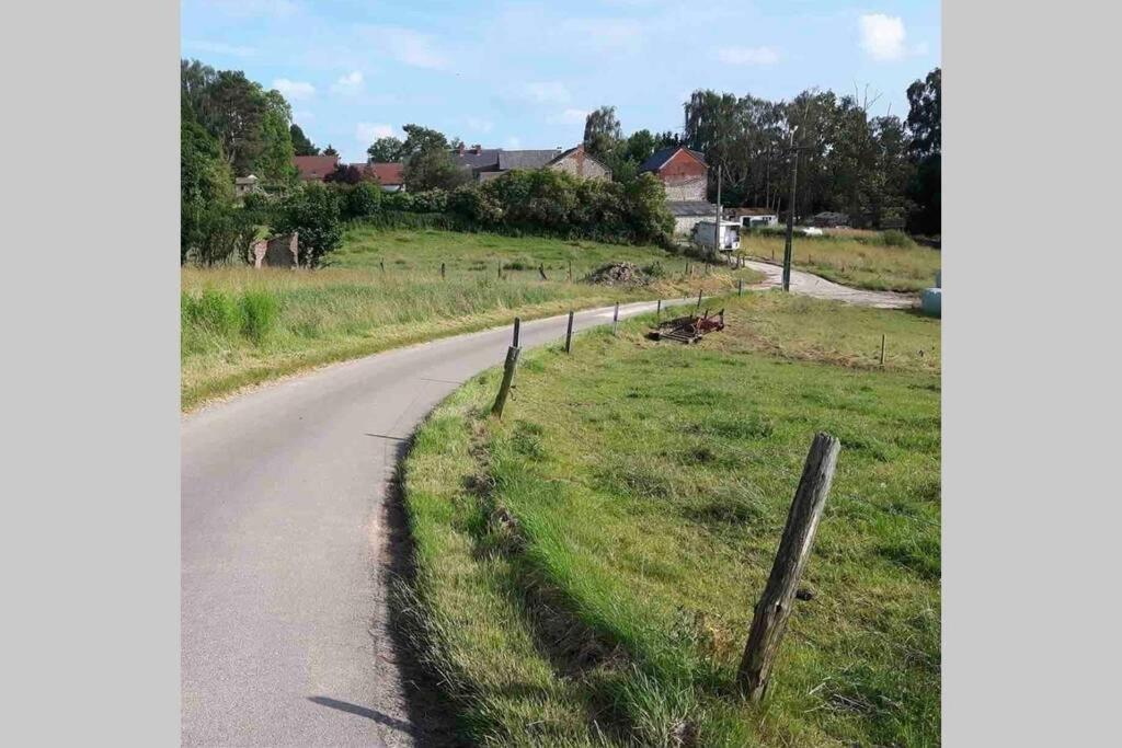 Charmant Appartement Dans Une Ancienne Ferme Nivelles Ngoại thất bức ảnh